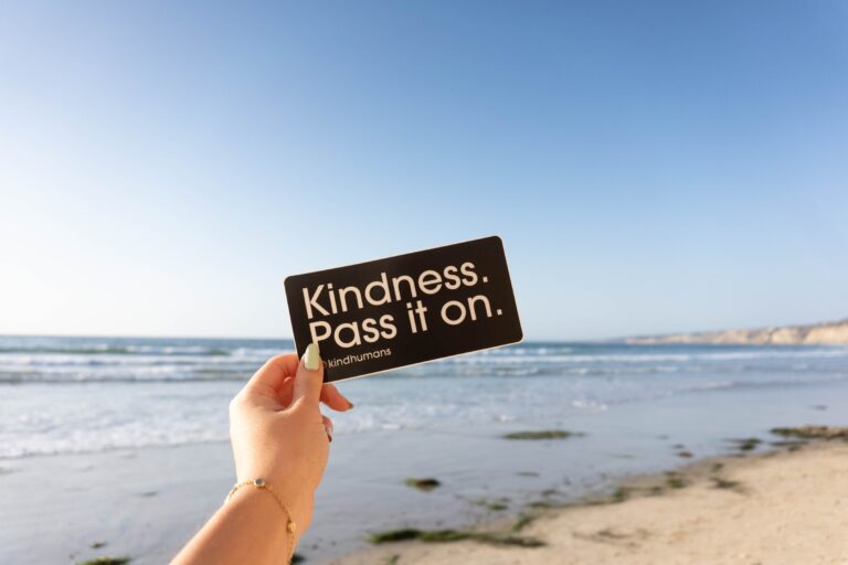 55 Incredibly Easy Ways to Spread Kindness Everyday